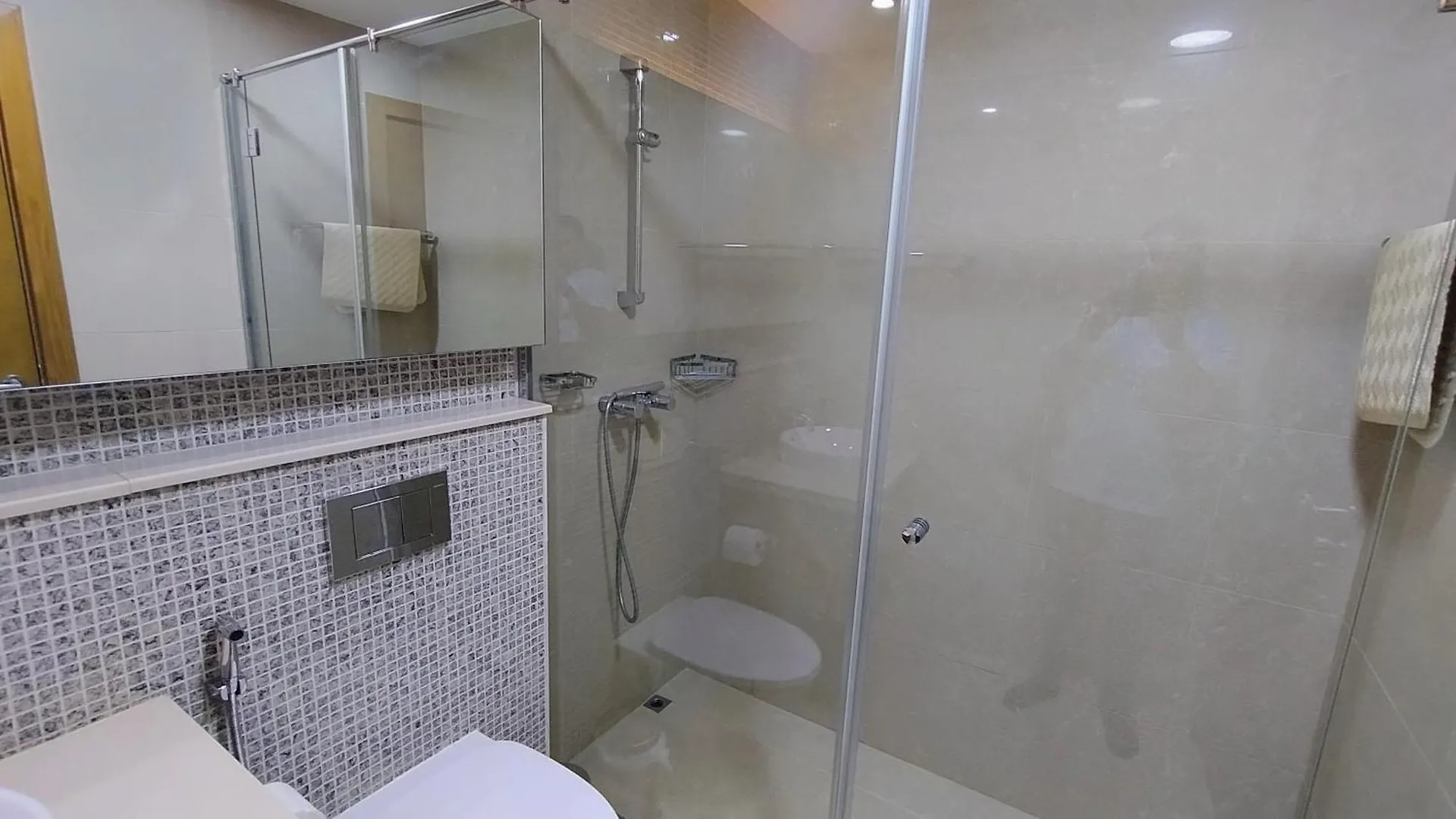 Claren Tower 2 By Golden Casa Apartment Dubai 0*,
